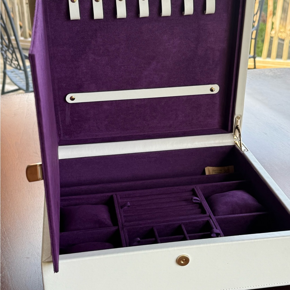 VAHAN White Jewelry Organizer with Purple Lining
New/ still in box!